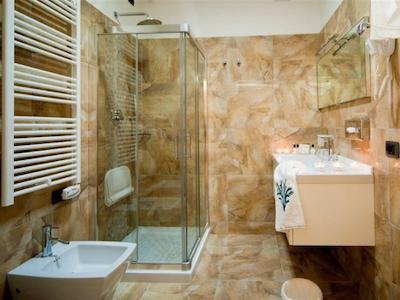 هتل ویدی میرامار اند دلفینو