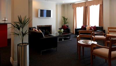 دز هتل اند سویتز بای ویندهام هامیلتون