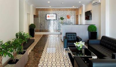 دز هتل اند سویتز بای ویندهام هامیلتون