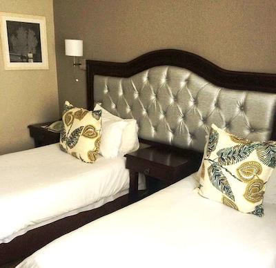 پرمیر هتل کاپ تون