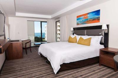 پرمیر هتل کاپ تون