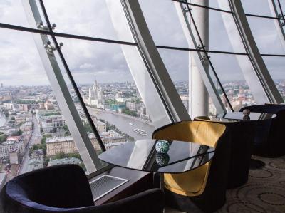 سوئیس اوتل کراسنای هولمی