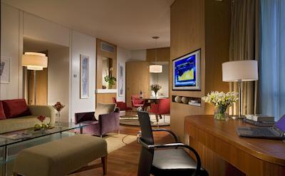 سوئیس اوتل کراسنای هولمی