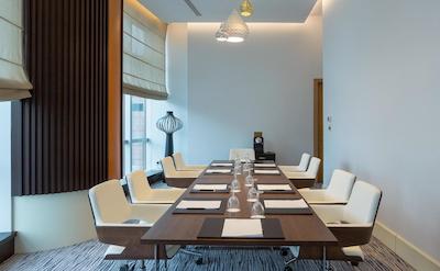 سوئیس اوتل کراسنای هولمی