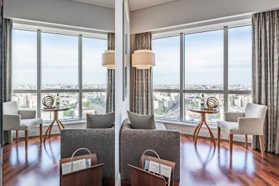 سوئیس اوتل کراسنای هولمی