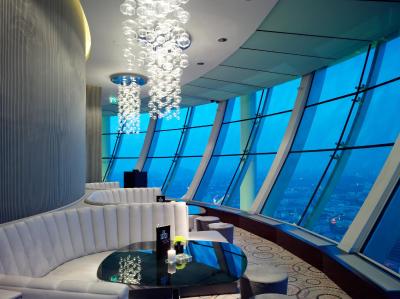 سوئیس اوتل کراسنای هولمی