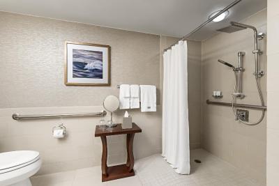 د وستین ترنتو آیرپرت