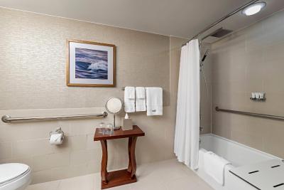 د وستین ترنتو آیرپرت