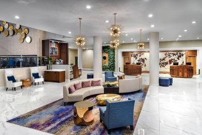 د وستین ترنتو آیرپرت