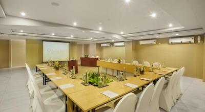 ادهی جا سانست هتل