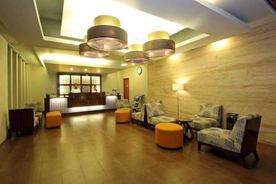 ادهی جا سانست هتل