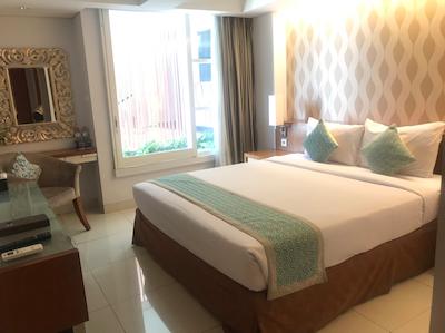 ادهی جا سانست هتل