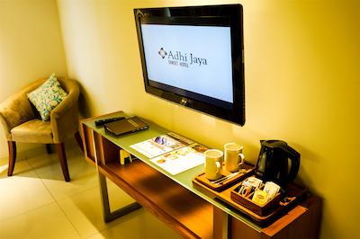 ادهی جا سانست هتل