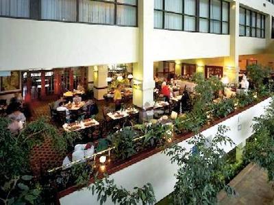 دلتا هتل کالگاری آیرپرت این-ترمینال