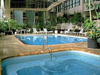 دلتا هتل کالگاری آیرپرت این-ترمینال