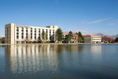 دوبلتری بای هیلتون هتل اسالت لاک سیتی آیرپرت