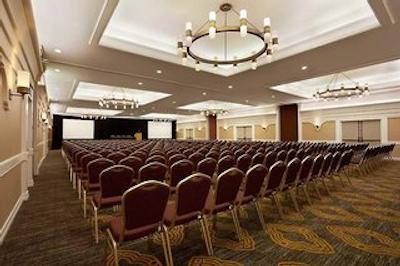 دوبلتری بای هیلتون هتل اسالت لاک سیتی آیرپرت