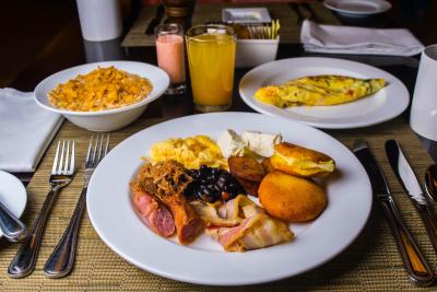 رنیسانس کاراکاز لا کاستلانا هتل