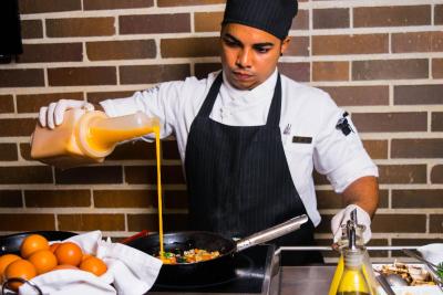 رنیسانس کاراکاز لا کاستلانا هتل