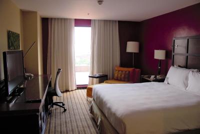 رنیسانس کاراکاز لا کاستلانا هتل