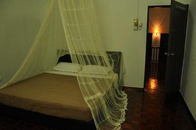 کاسا بلانکا گوست هوس