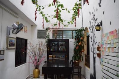 کاسا بلانکا گوست هوس