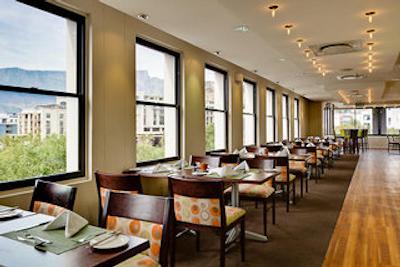 پرتیا هتل کاپ تون واترفرنت بریکواتر لج