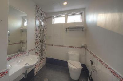 ارناا دلوکس