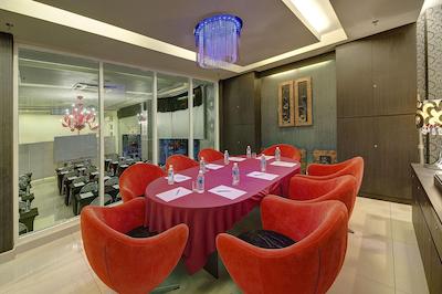 ارناا دلوکس