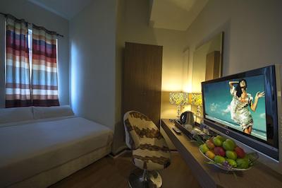 ارناا دلوکس