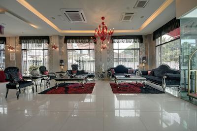 ارناا دلوکس