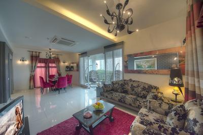 ارناا دلوکس