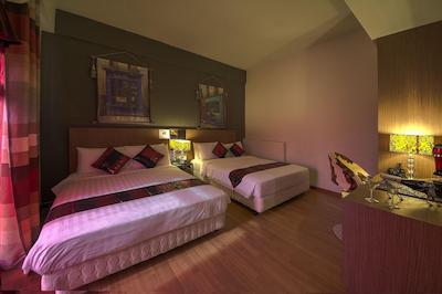 ارناا دلوکس