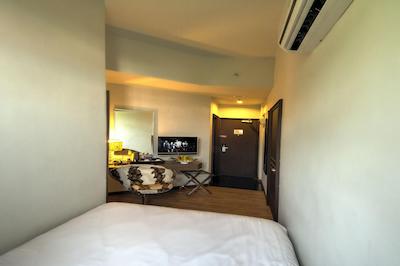 ارناا دلوکس