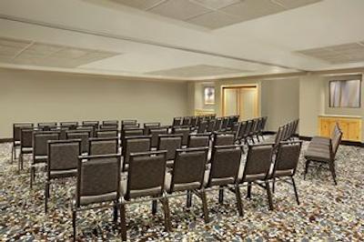 د وستین ریزرت اند اسپا