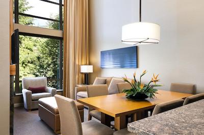 د وستین ریزرت اند اسپا