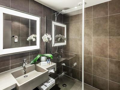 نوتل پراها ونسسلاز اسکوار