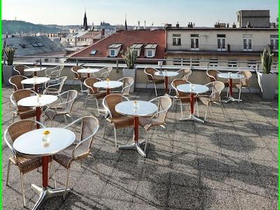 نوتل پراها ونسسلاز اسکوار