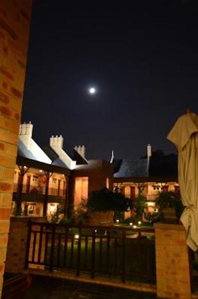 فیرسیتی کواترمین هتل