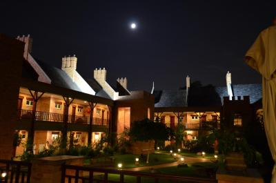 فیرسیتی کواترمین هتل