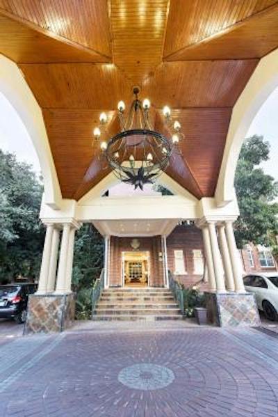 فیرسیتی کواترمین هتل