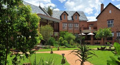 فیرسیتی کواترمین هتل