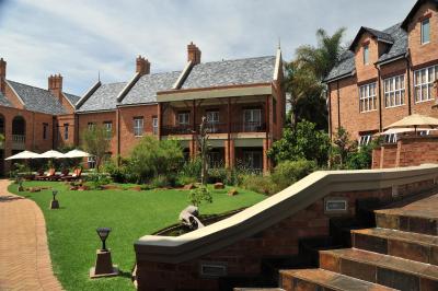 فیرسیتی کواترمین هتل