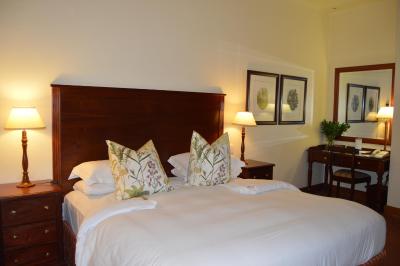 فیرسیتی کواترمین هتل