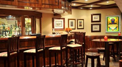 فیرسیتی کواترمین هتل