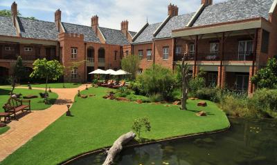 فیرسیتی کواترمین هتل