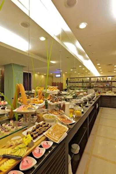 کانتری این اند سوئیتز بای رادیسون دهلی سکت