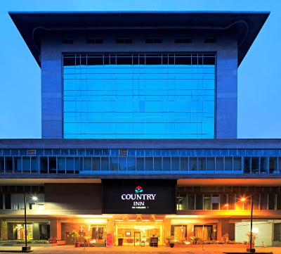 کانتری این اند سوئیتز بای رادیسون دهلی سکت