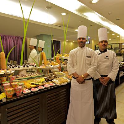 کانتری این اند سوئیتز بای رادیسون دهلی سکت