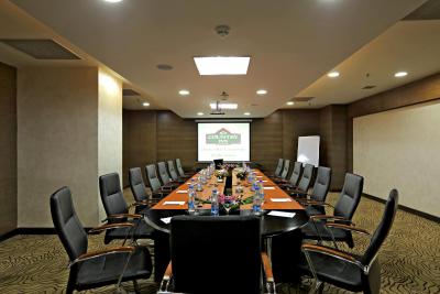 کانتری این اند سوئیتز بای رادیسون دهلی سکت